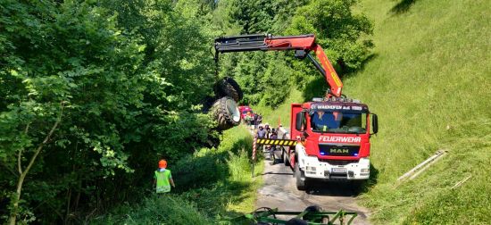 Weiterlesen: Traktorbergung im Falkengraben