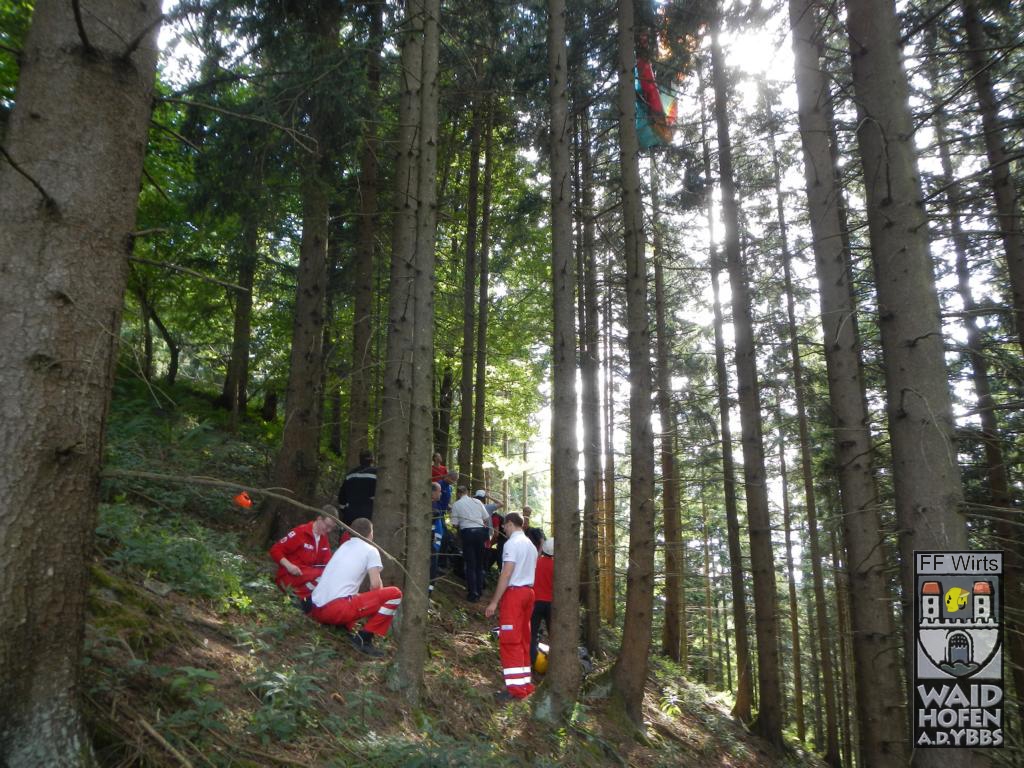 Weiterlesen: Paragleiter stürzt in Baumgruppe, Rettung aus 14 Metern Höhe!